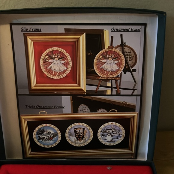 P. Buckley Moss ornamental art with display easel set of 2 - Picture 8 of 14